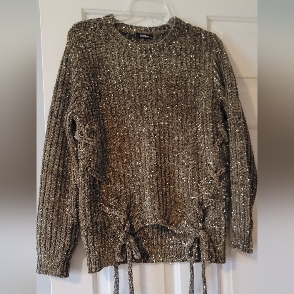 GeeGee size M sweater